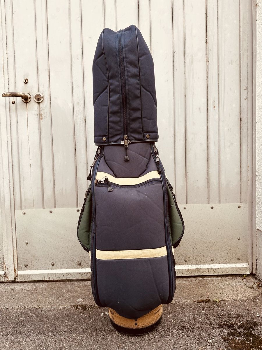 Borse: Golfbag dunkelblau mit Tragegurt gebraucht – Usato da Luzern venduto da ni-ko 1