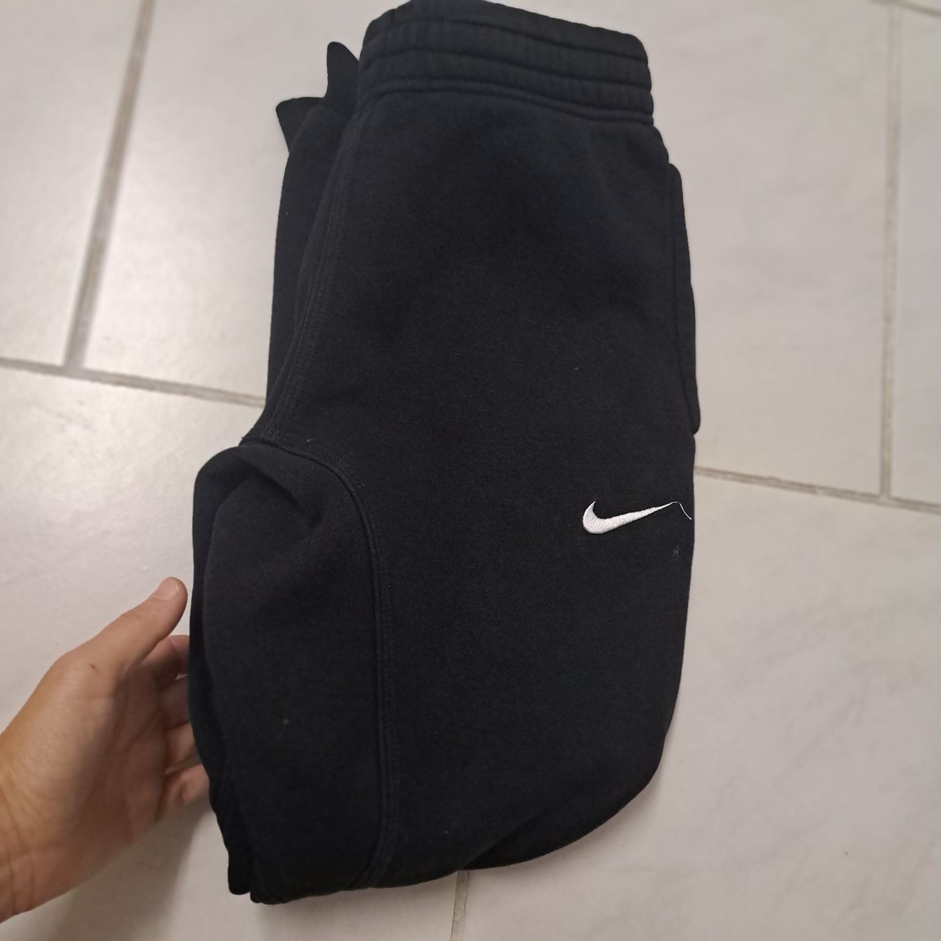 Nike Hosen: Trainerhose – Gebraucht aus Unterentfelden von Miro-Lou