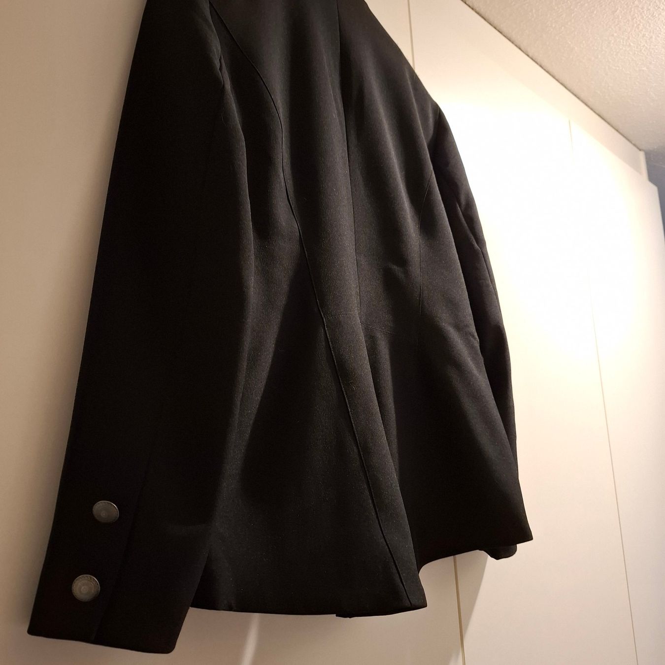 Giacche: Damen-Blazer schwarz – Usato da Hombrechtikon venduto da Tinea82 5