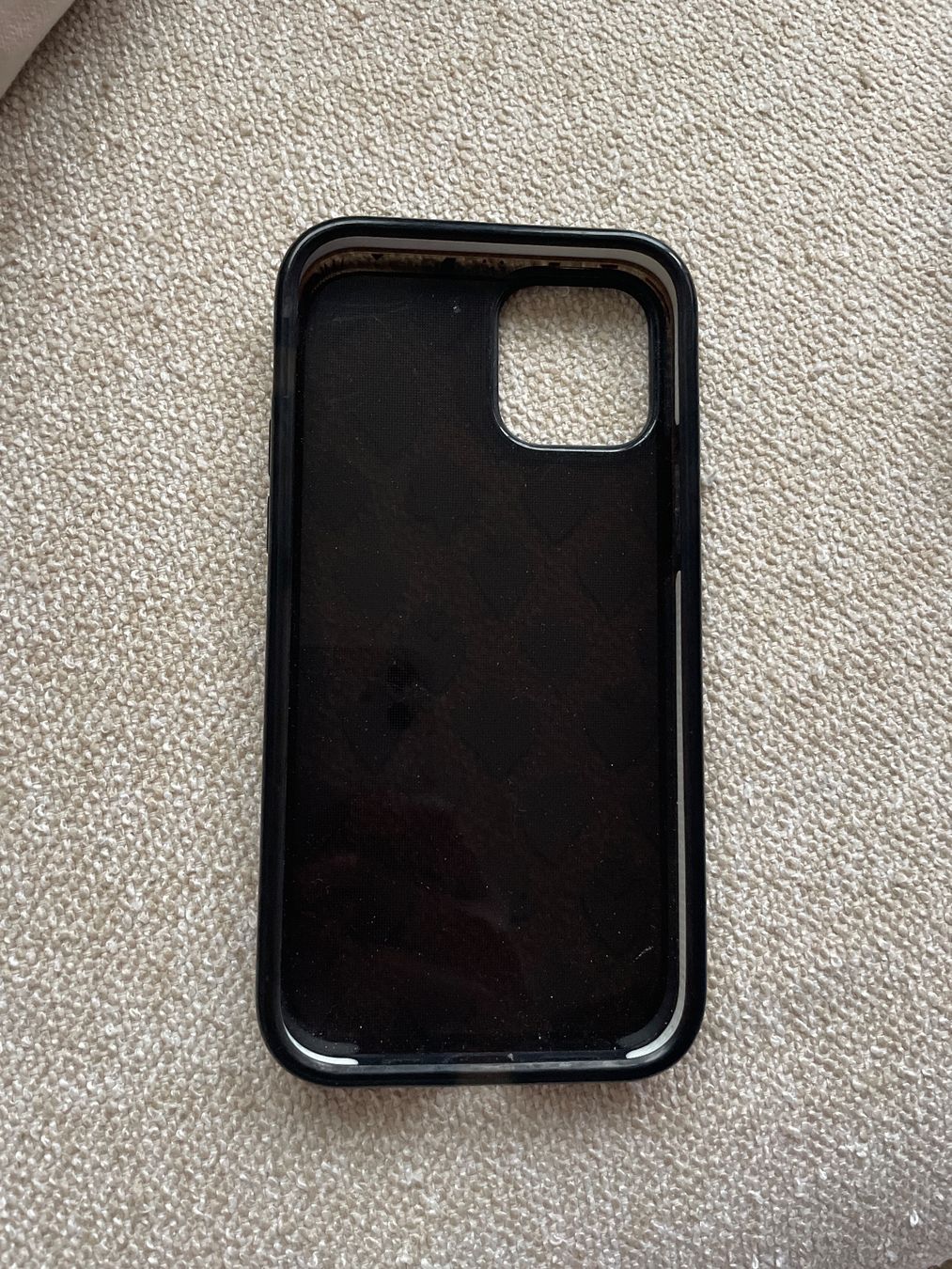 Covers & Schutzfolien: IPhone 12 Hülle – Gebraucht aus Basel von viv_vk85 1