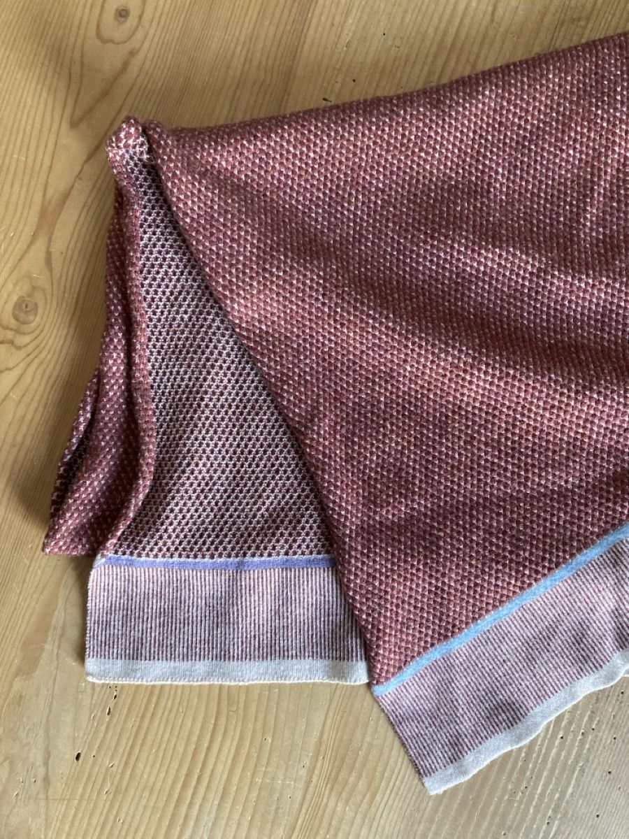Foulard & Sciarpe: Schal aus Wolle rostrot – Usato da Luzern venduto da nisssa 3