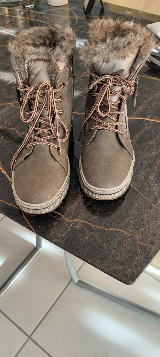 Landrover Chaussures femmes: Winter-Stiefel Damen "Landrover" – D'occasion à RAMLINSBURG par AUDITT1999