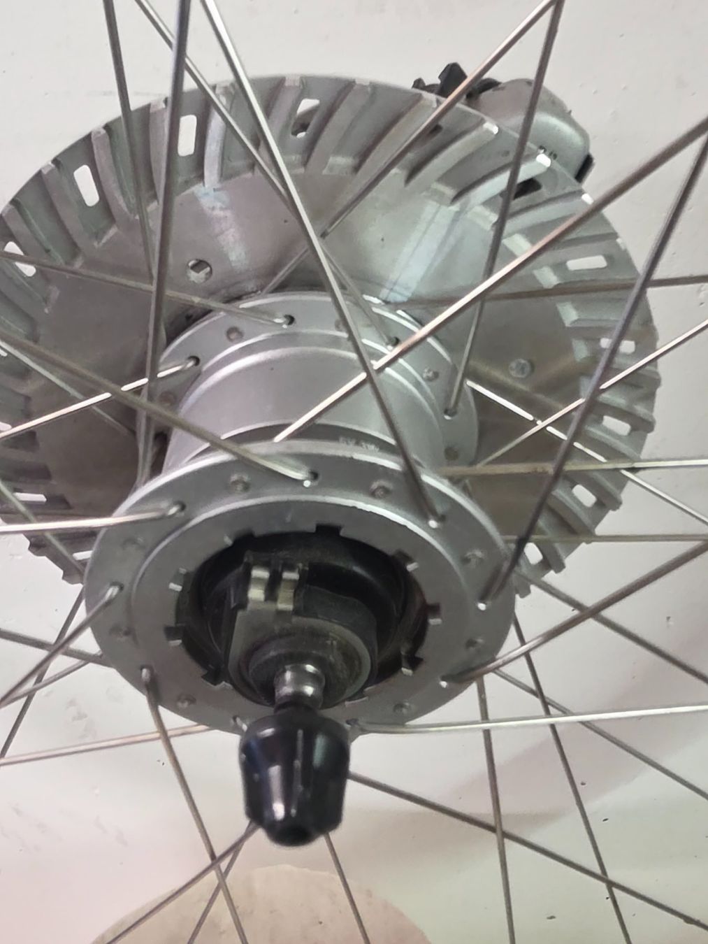 Shimano Pezzi di ricambio: Shimano Vorderrad Dinamo Rollerbremse 28 – Usato da Buchs SG venduto da MATGEOMAR 2
