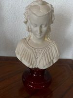 Alabaster  Damenbüste Büste mit Marmor Sockel emailiert