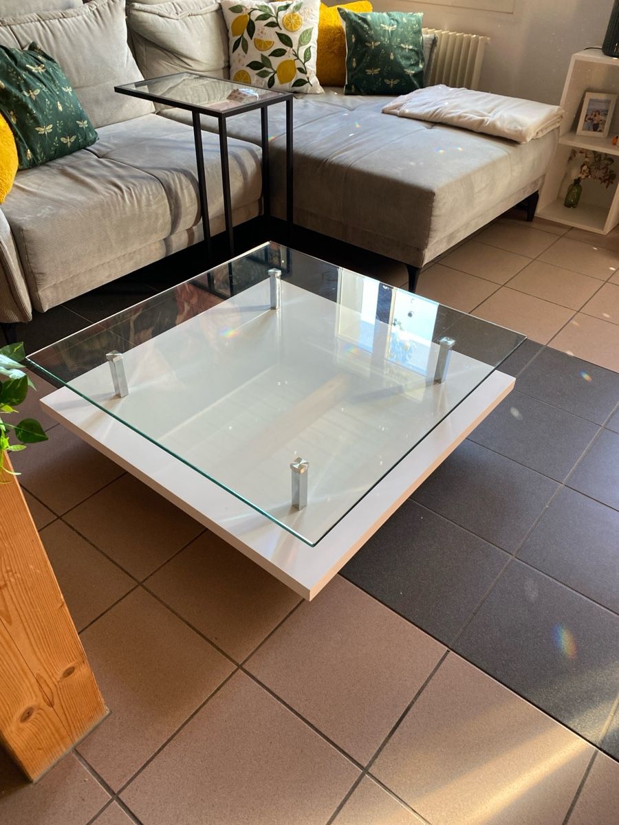 Tables: Couchtisch quadratisch – D'occasion à Merenschwand par Hyundaii30N
