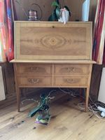 Sekretär Biedermeier in Nussbaumholz