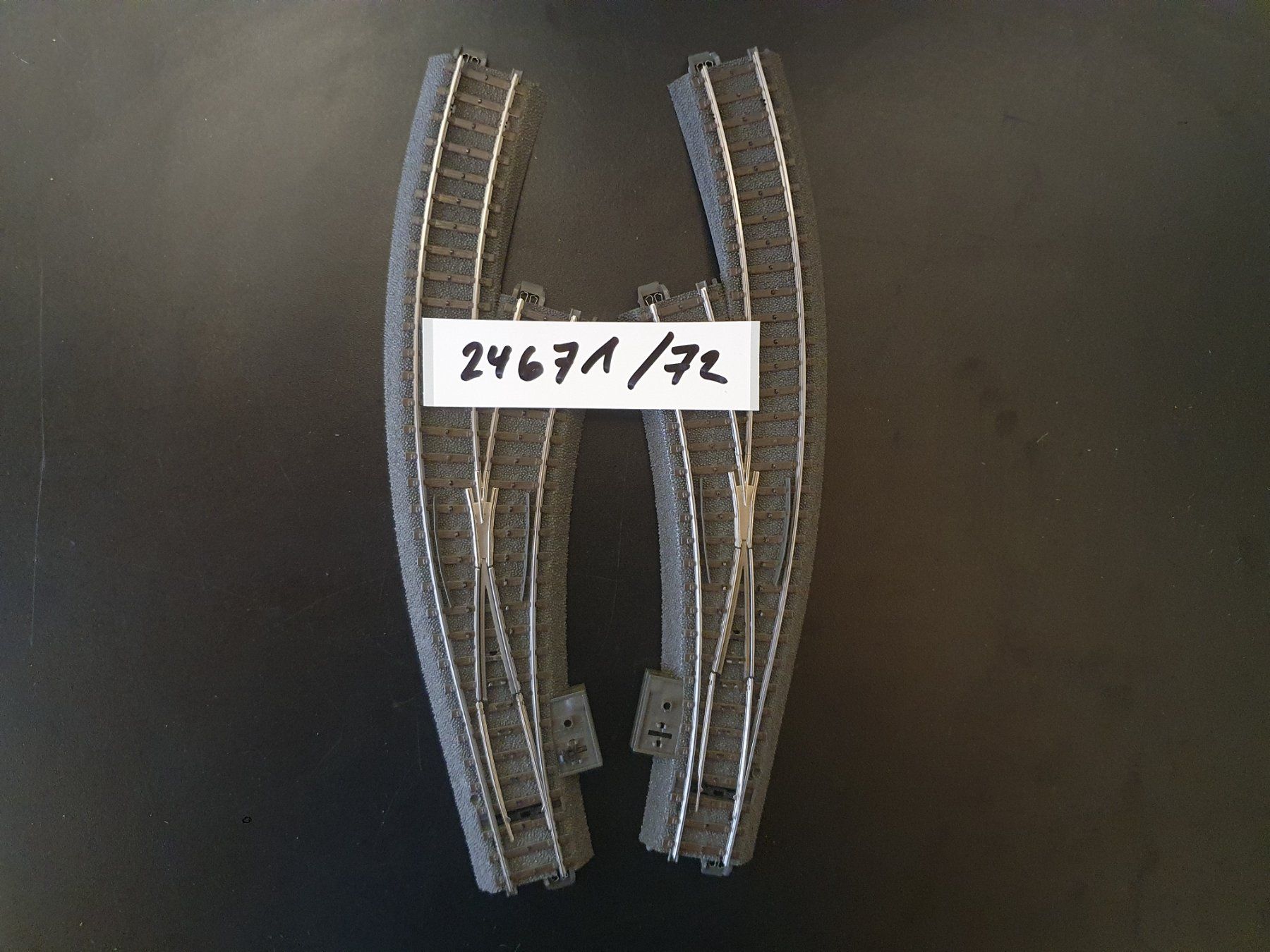 Märklin Modellini di ferrovie: MÄRKLIN: C-GLEIS BOGENWEICHENPAAR 24671/72 – Usato da Biglen venduto da taunus82