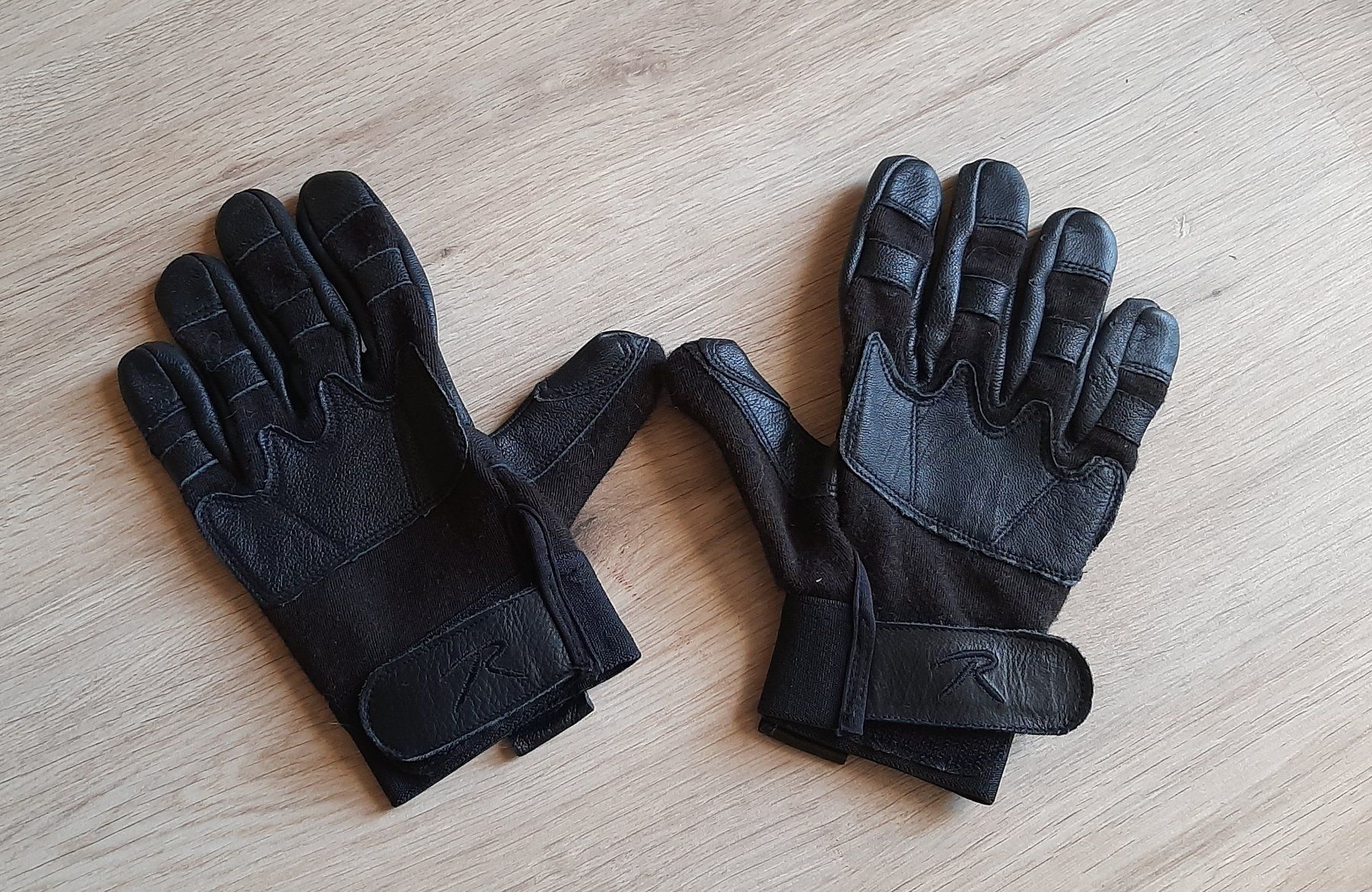 Autres accessoires hommes: Gants en cuir pour l'été S – D'occasion à Fribourg par metalhands