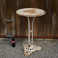 Runder Vintage Metalltisch