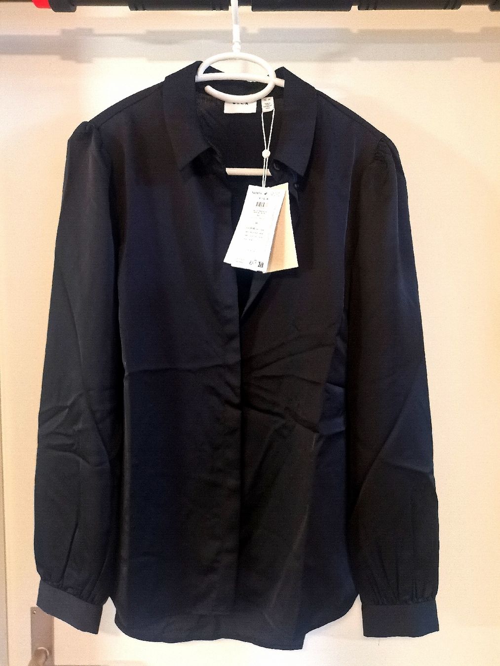 Vila Camicette: Neue, schwarze Bluse – Nuovo e nell'imballaggio originale da Zürich venduto da Italy2001