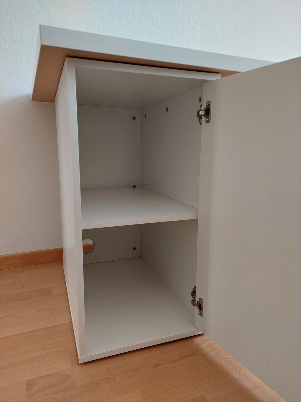 Ikea Scrivanie: Schreibtisch – Usato da Konolfingen venduto da fra_sw9j 1