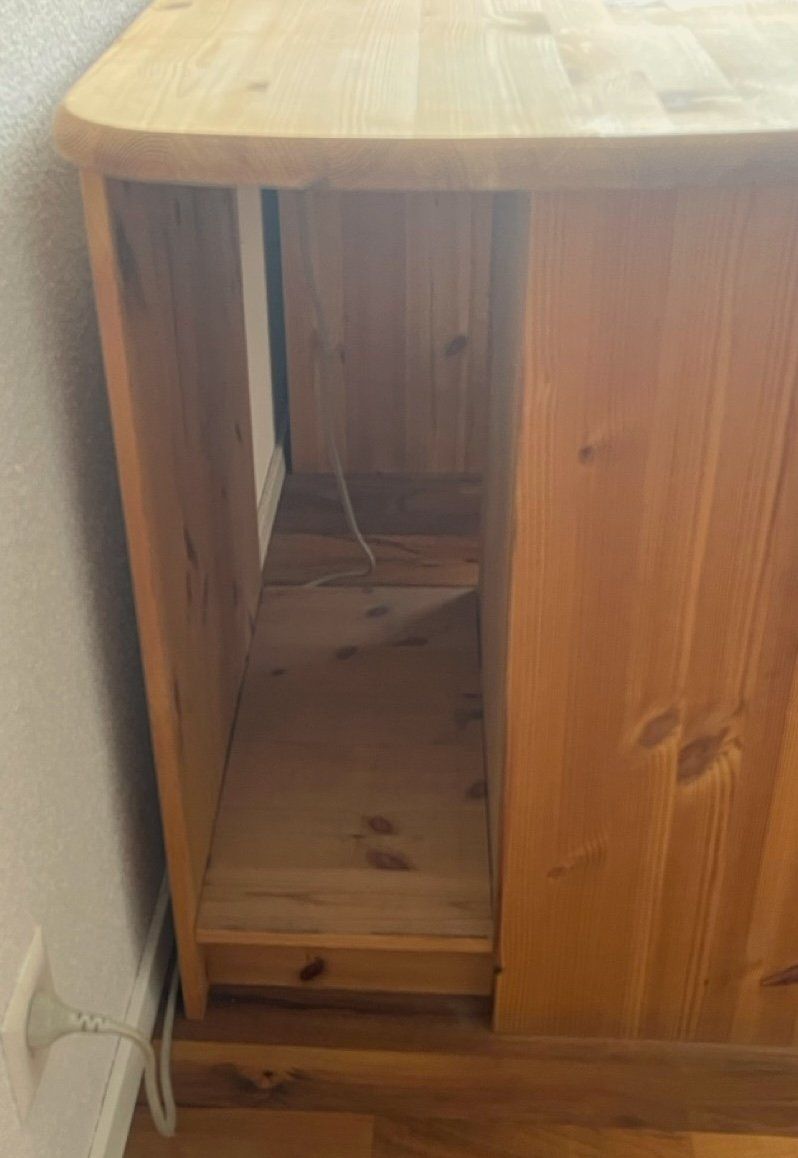 Schreibtische: Schreibtisch aus Vollholz – Gebraucht aus Rafz von Flabadip 6