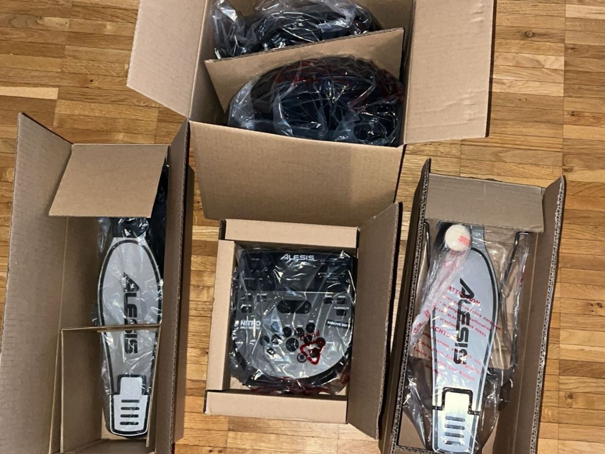 Alesis Strumenti musicali: E-Schlagzeug Alesis Nitro Mesh Kit E-Drum + Double Pedal NEU – Nuovo (secondo la descrizione) da Effretikon venduto da DEINE_HobbyWerkstatt 9