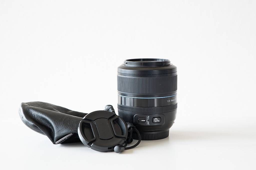Samsung Obiettivi: Samsung NX 60mm f2.8 macro – Usato da Urdorf venduto da MagneBesase 1