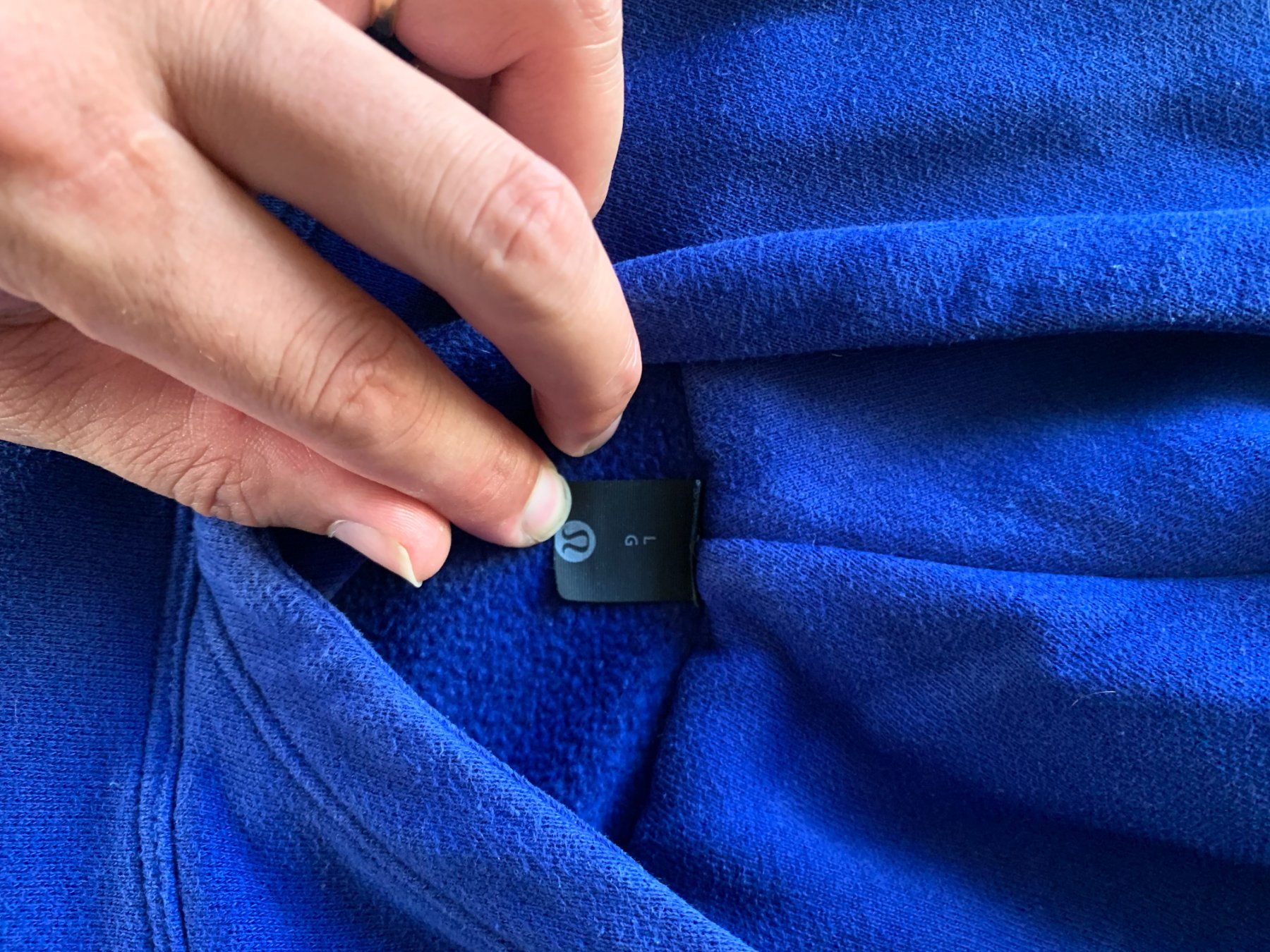 Lululemon Pullover & Sweatshirts: Lululemon Hoodie – Gebraucht aus Gwatt (Thun) von tomstown 1