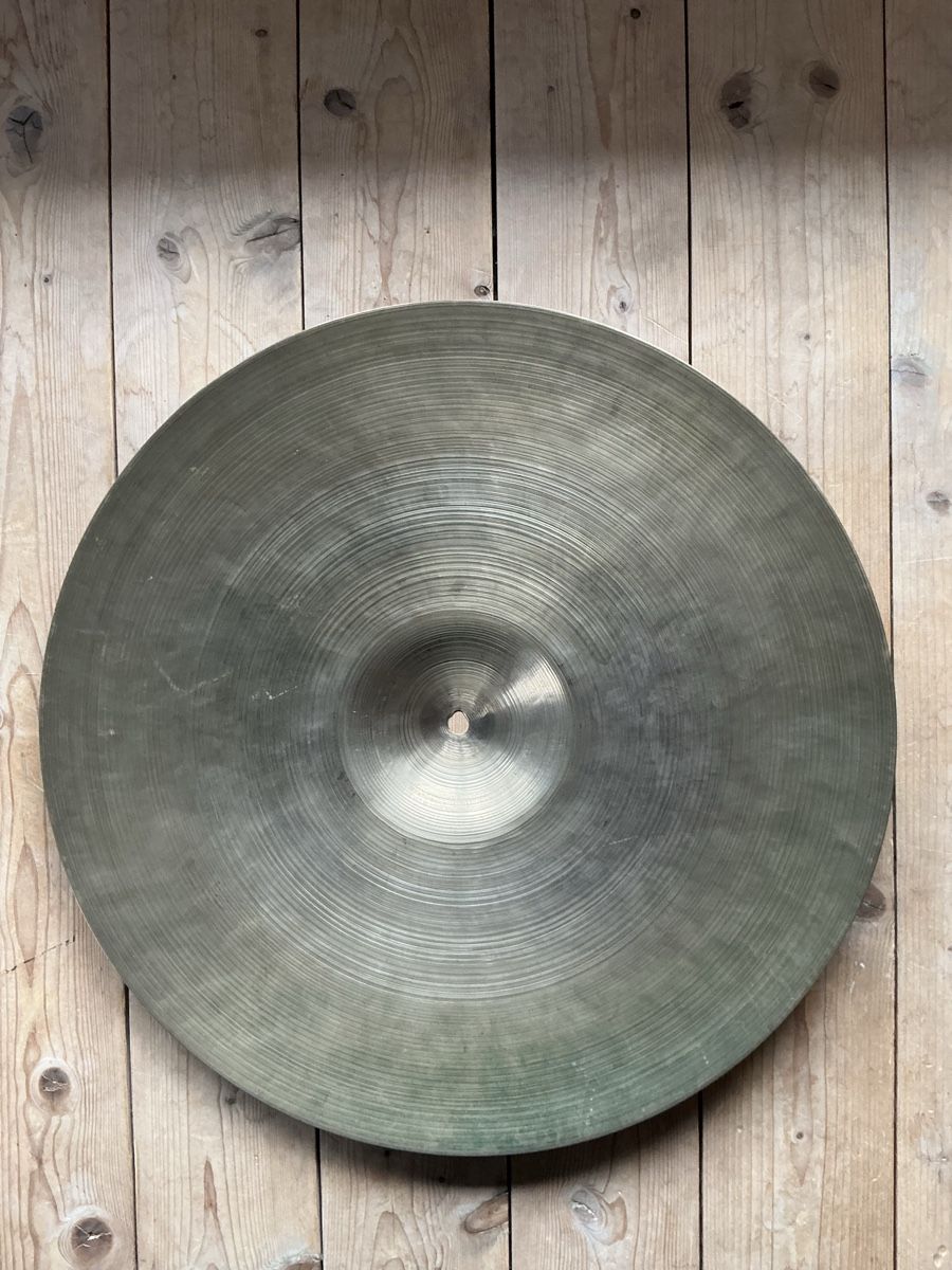 Zildjian Strumenti musicali: K. Zildjian 18" Intermediate Stamp – Usato da Zürich venduto da aha_9yvk 1