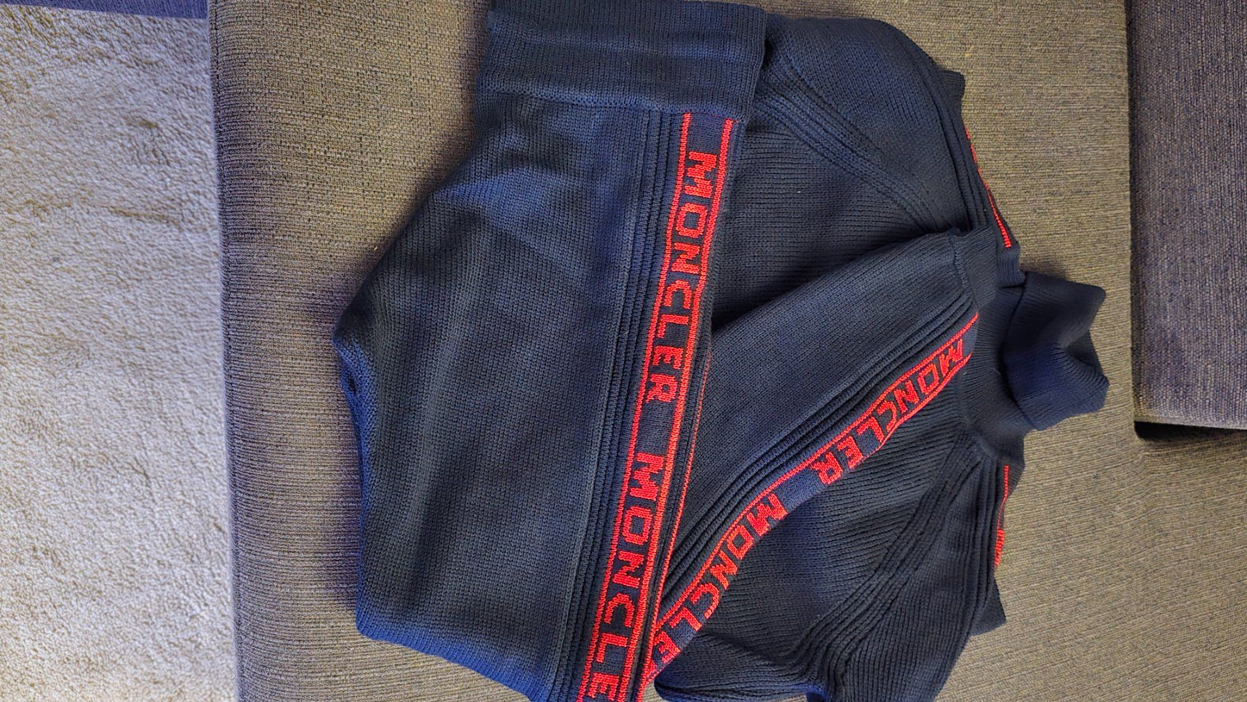 Moncler Maglioni & Felpe: Ensemble Moncler – Usato da Epalinges venduto da aldamarkes 2