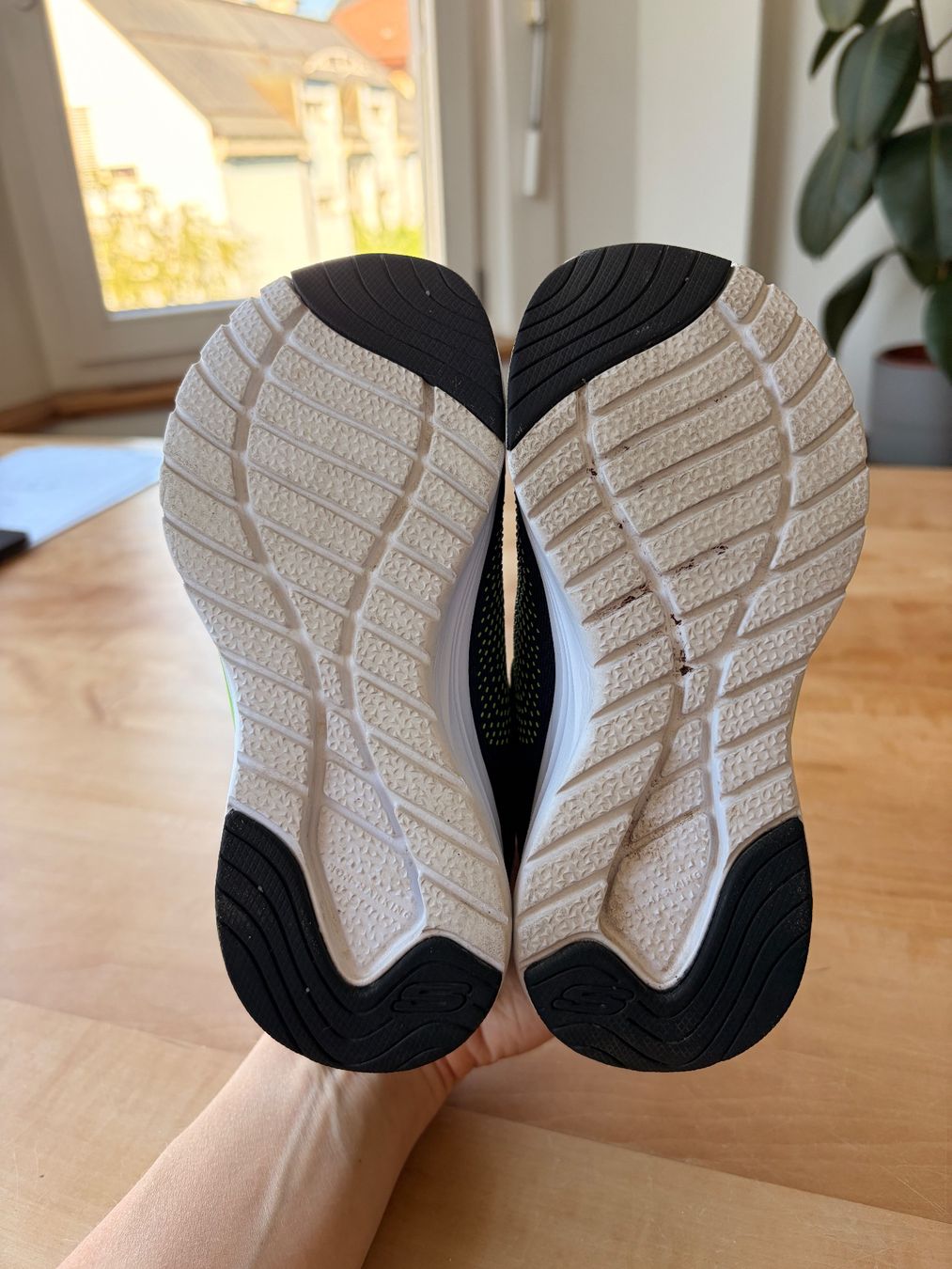 Skechers Scarpe per ragazzi: Kinder Sneakers Skechers Gr.28 – Usato da Bern venduto da EkatKhat 2