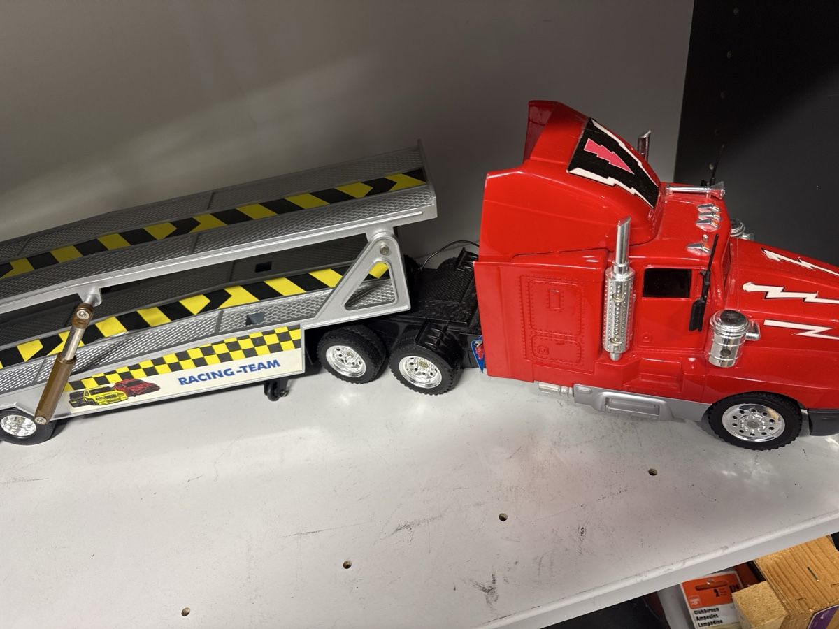 Spielzeuge: LKW Modell – Gebraucht aus Horriwil von Carrera68