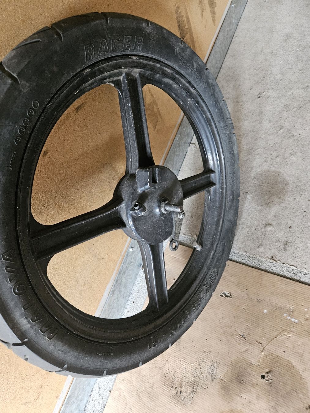 Piaggio Parti ricambio per ciclomotori: Paggio Ciao Rahmen – Difettoso da Buchs LU venduto da Roli2.0 3