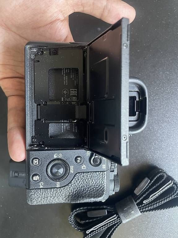 Fotocamera: Sony Alpha a7 II 24,3 MP Spiegellose Systemkamera – Usato da Basel venduto da yag2ru 1