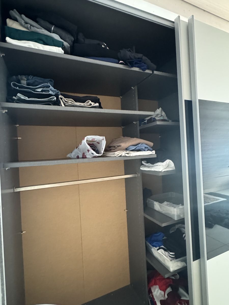 Armoires: Kleiderschrank – D'occasion à Muhen par lia_8nby 1