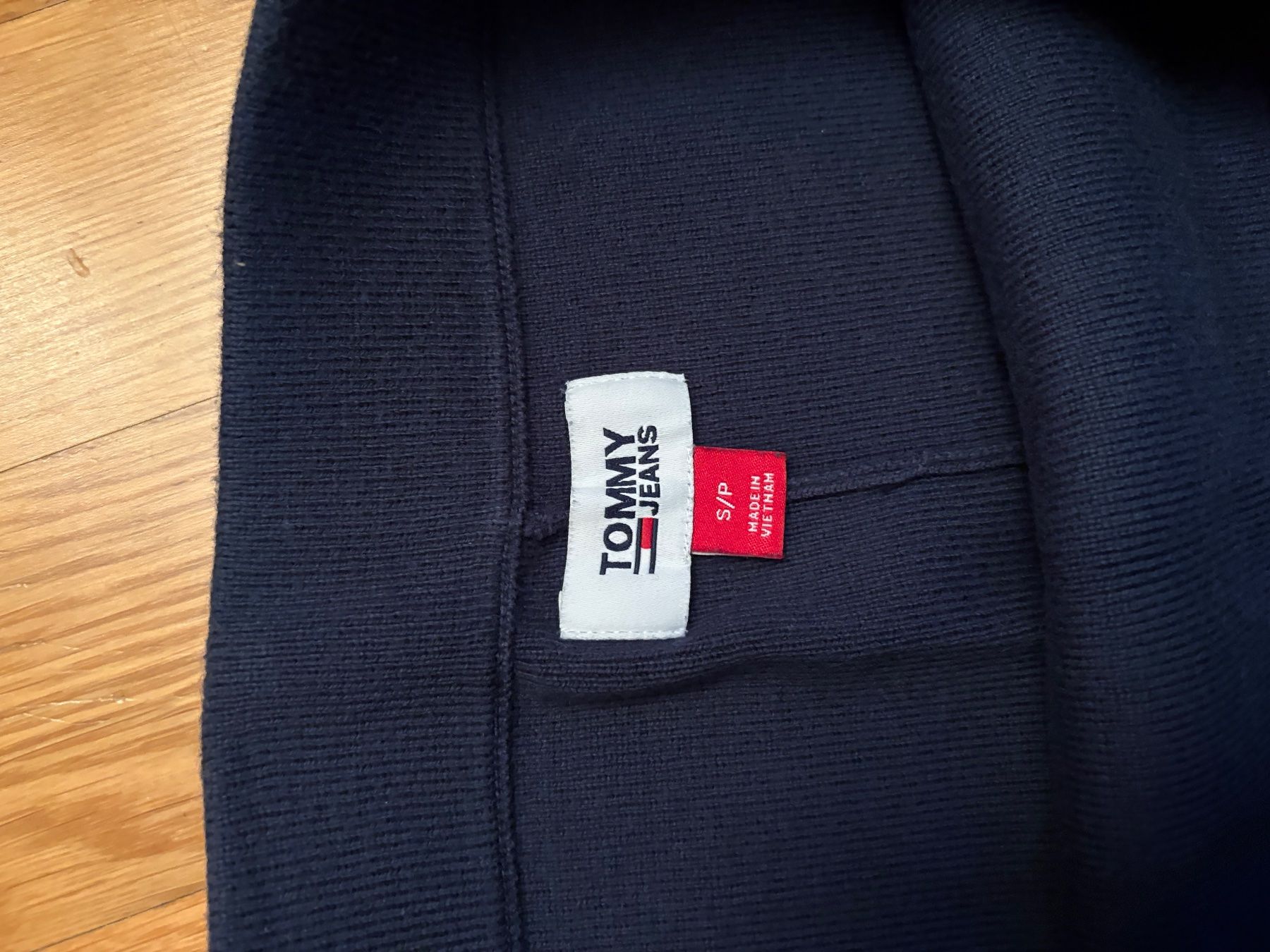 Tommy Hilfiger Gonne: Tommy Jeans Strickrock Dunkelblau – Nuovo (secondo la descrizione) da Stein AG venduto da eli_2jtj 1
