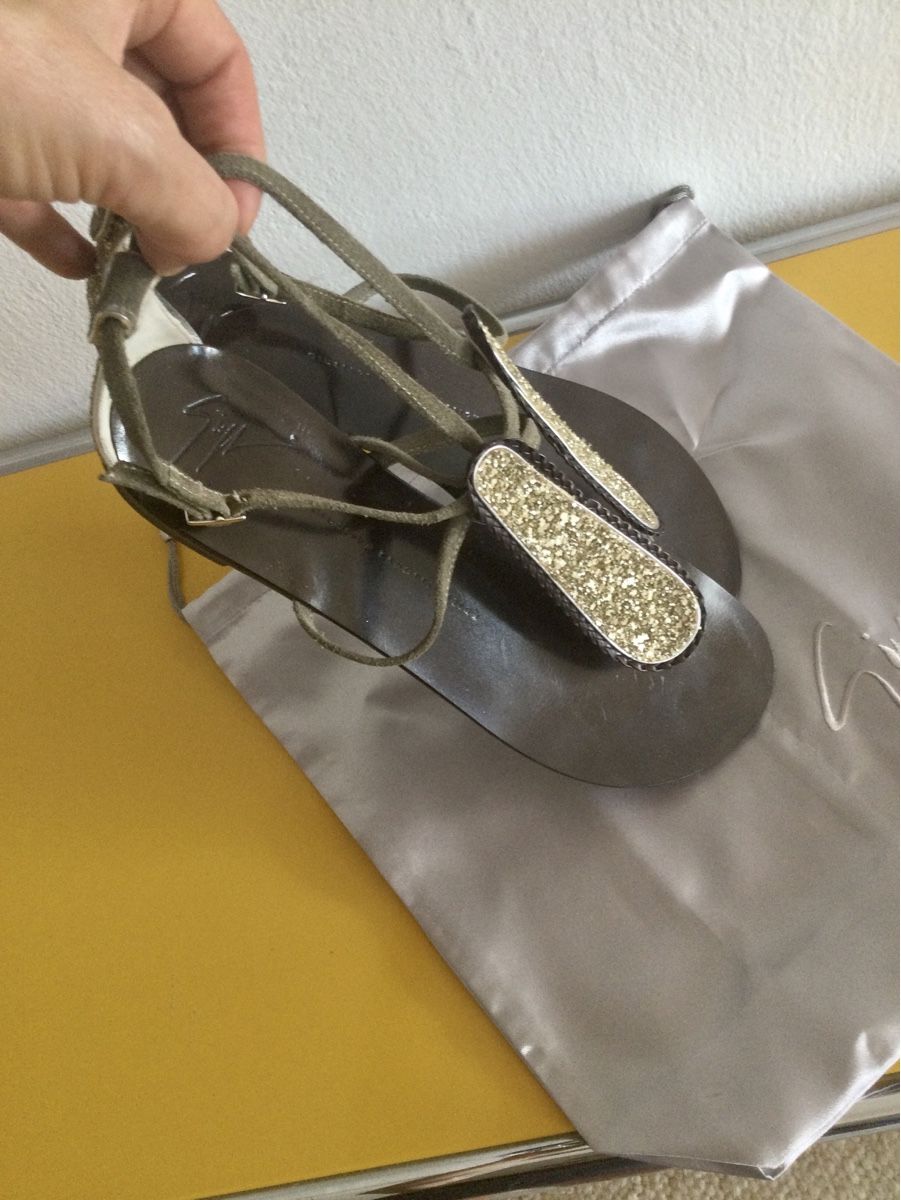 Zanotti Scarpe da donna: Giuseppe Zanotti flache Sandalen mit Glitter 40/41 – Usato da Stäfa venduto da loveforeverlove 1