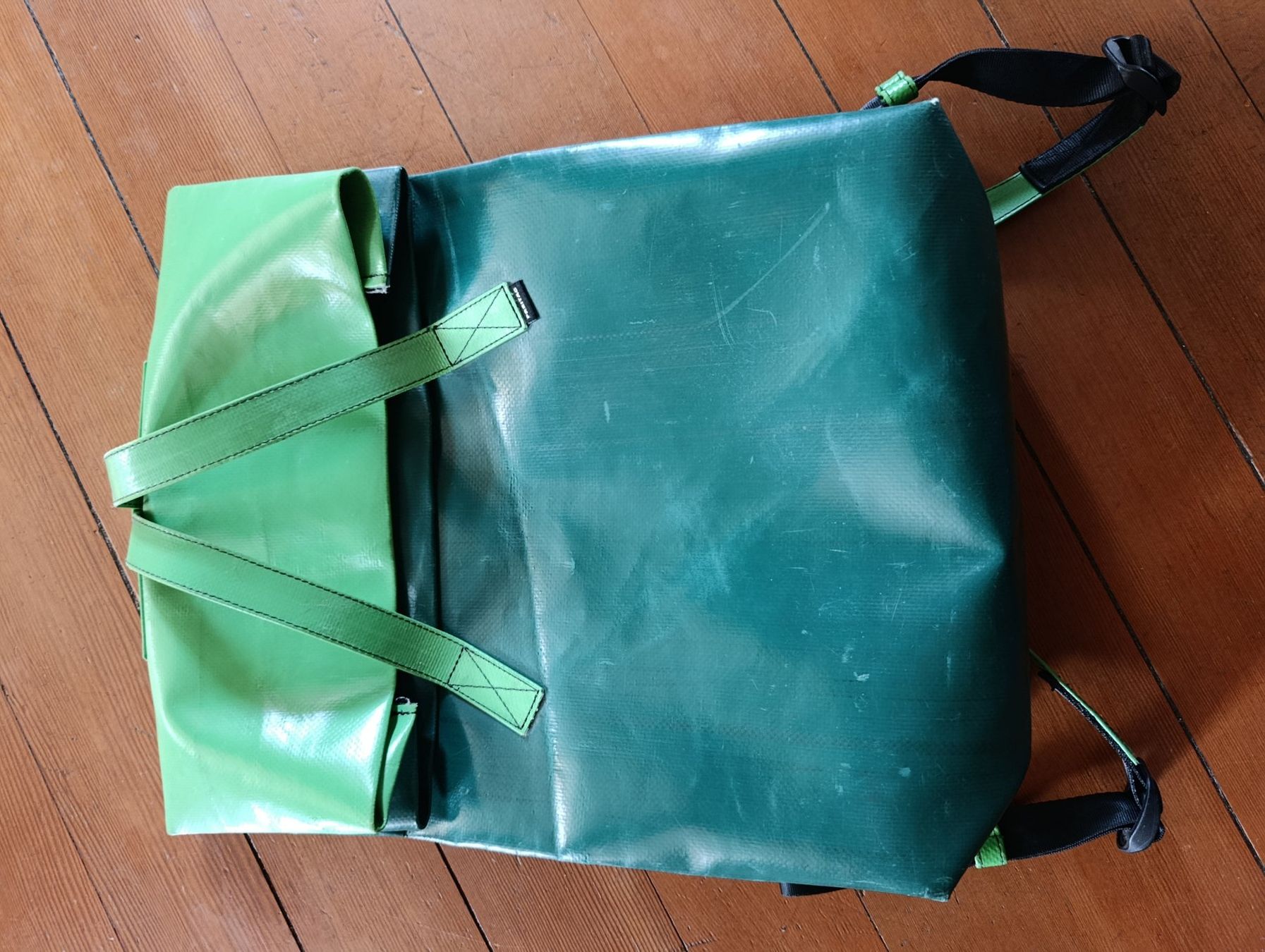 Freitag Zaini: FREITAG Rucksack Kowalski grün – Usato da Allschwil venduto da tare