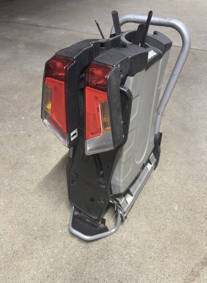 Ganci per rimorchio: Porte vélo THULE, attelage – Usato da Dombresson venduto da Jeanmanchzeck