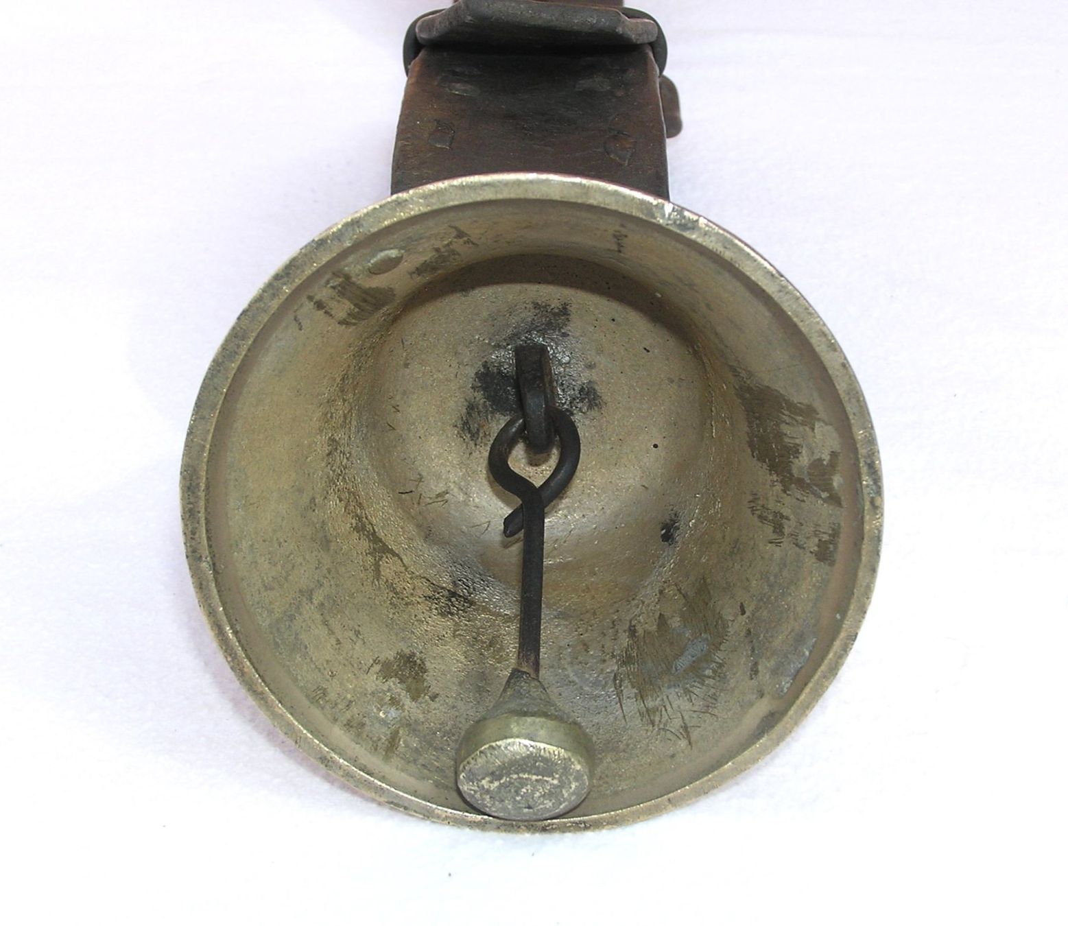 Glocken & Treicheln: ALTE KLEINE GLOCKE – Gebraucht aus Grenchen von Antique-hunter 2