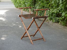 ANTIKER KLAPPSTUHL / SCHERENSTUHL MIT SITZLEDER „KIRCHÖRTLI“