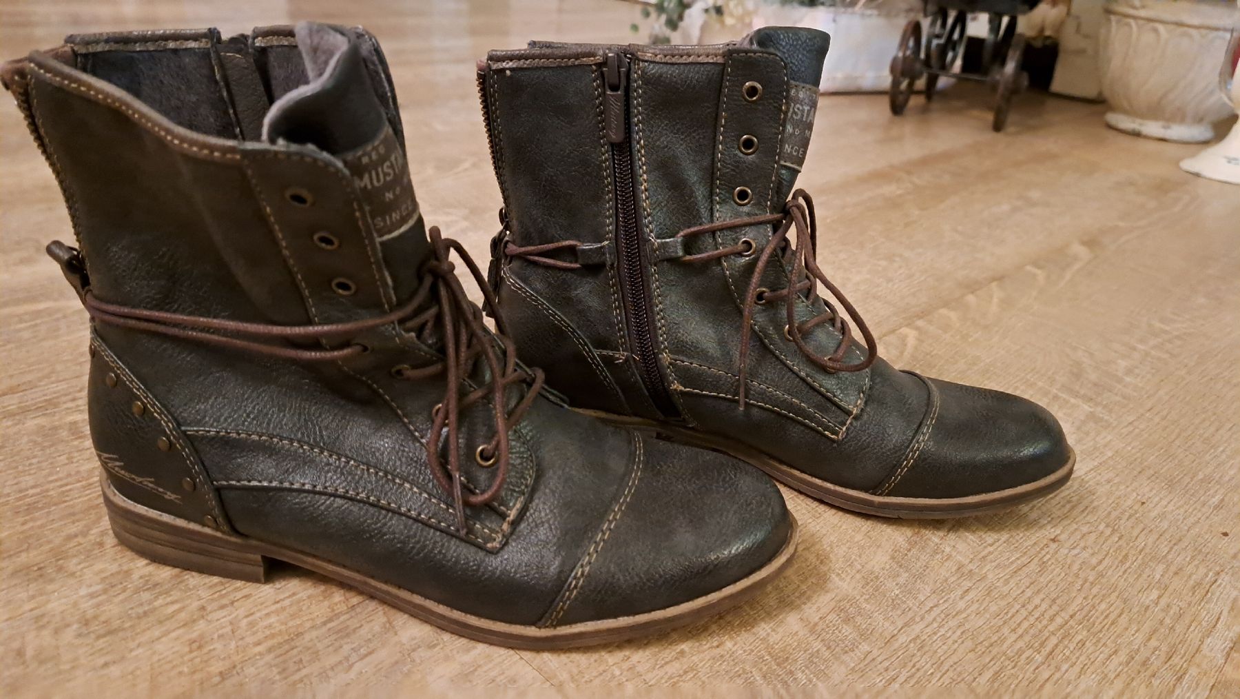 Mustang Scarpe da donna: Mustang Schnürstiefeletten 38 – Usato da Kleindöttingen venduto da Strandgut88 2