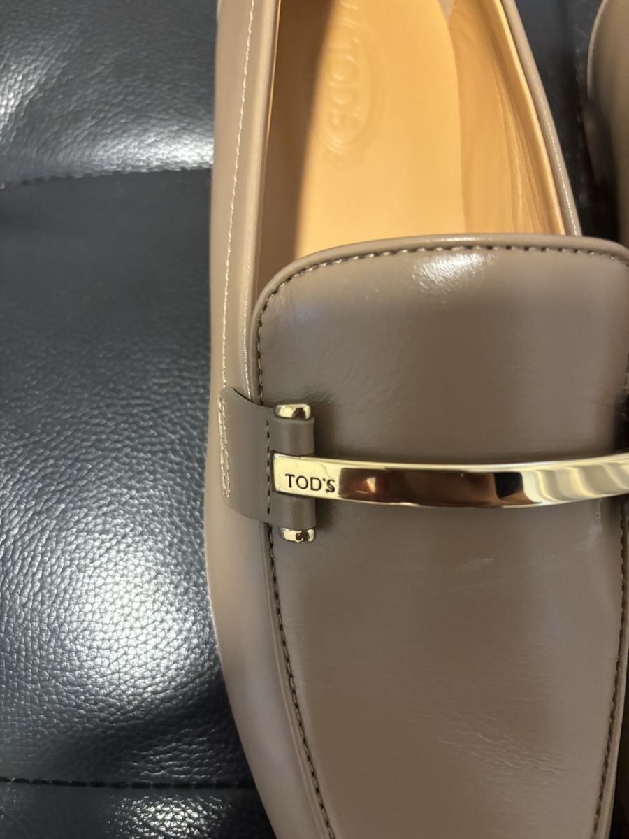 Tod'S Scarpe da donna: Tod's Beige Leather Loafers – Usato da Chur venduto da Cuteclothes7k 4