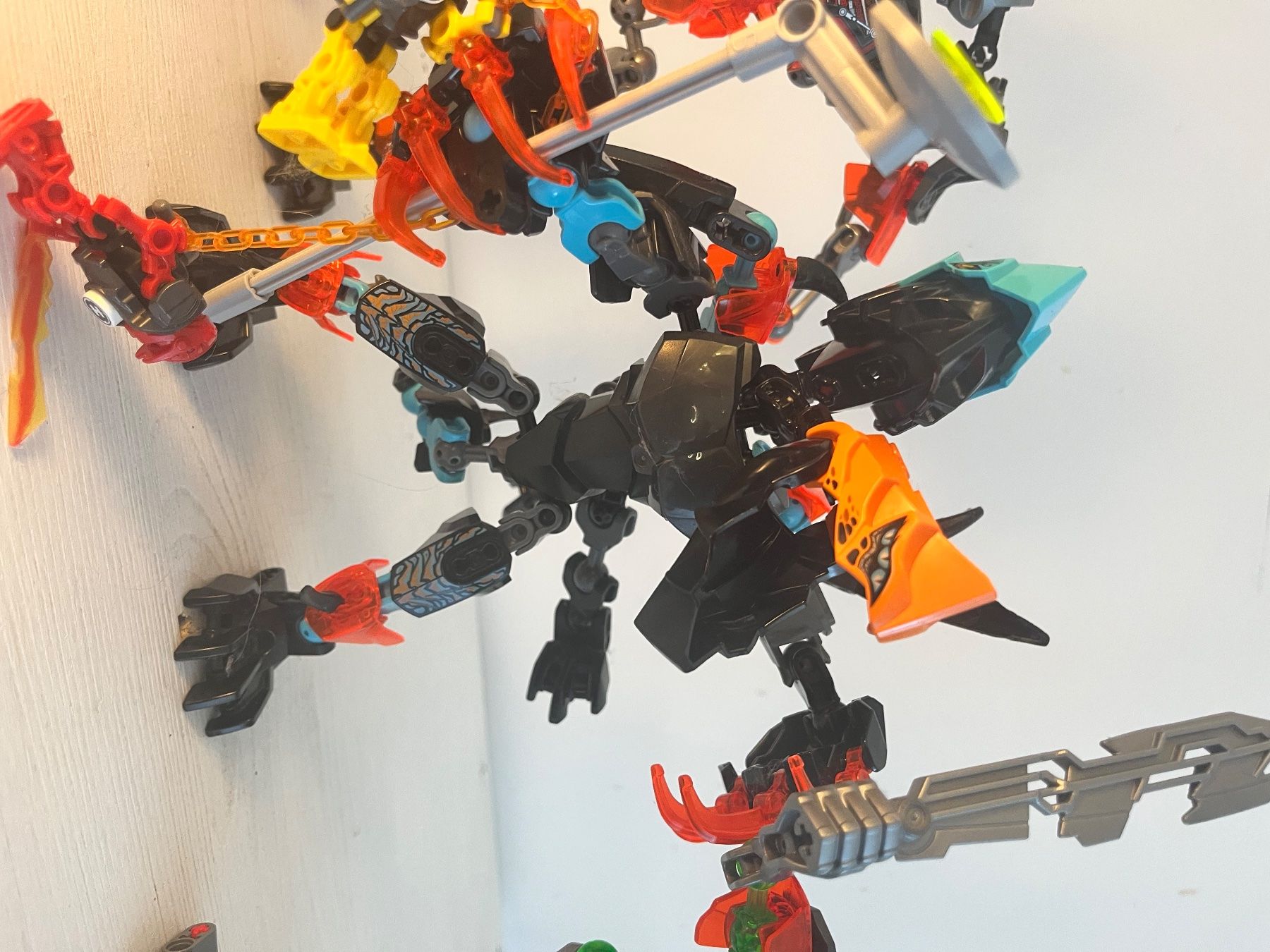 Statuette: 3 Bionicles – Usato da Winterthur venduto da Sleipner 2