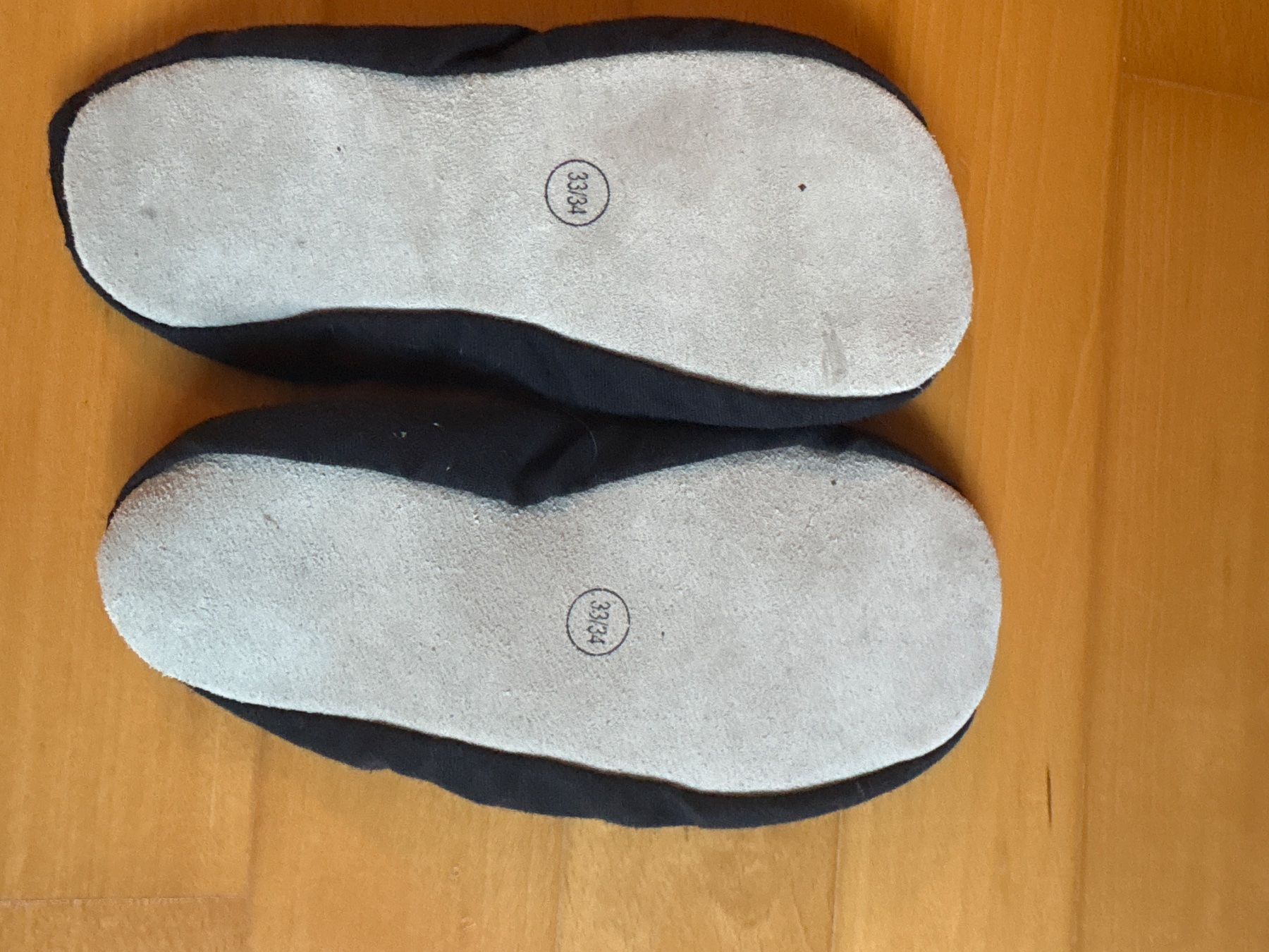 Schuhe für Jungen: Turnschläppli – Gebraucht aus Effretikon von MarthaK. 1