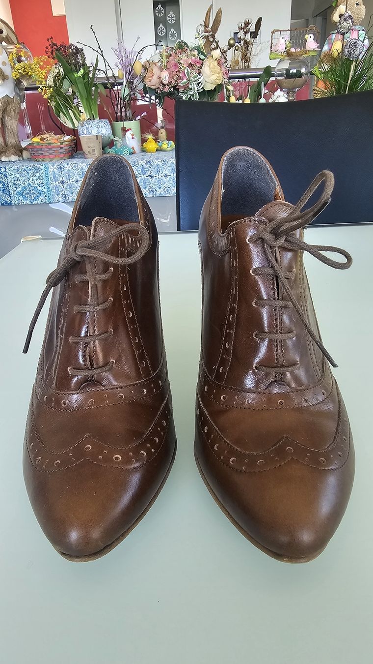 Scarpe da donna: Jolies chaussures en cuir véritable marron – Nuovo (secondo la descrizione) da Nax venduto da mojy 1