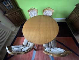 Esstisch mit Stühle