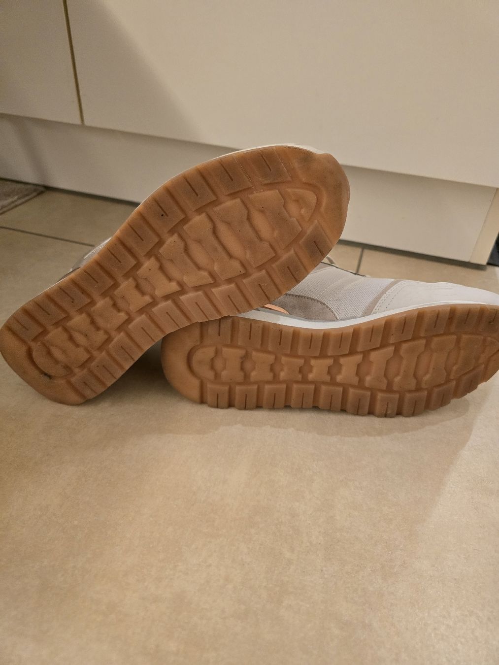 Scarpe da donna: Cooler Sneaker - Grösse 39 – Usato da Rickenbach b. Wil venduto da Kth_v8 3