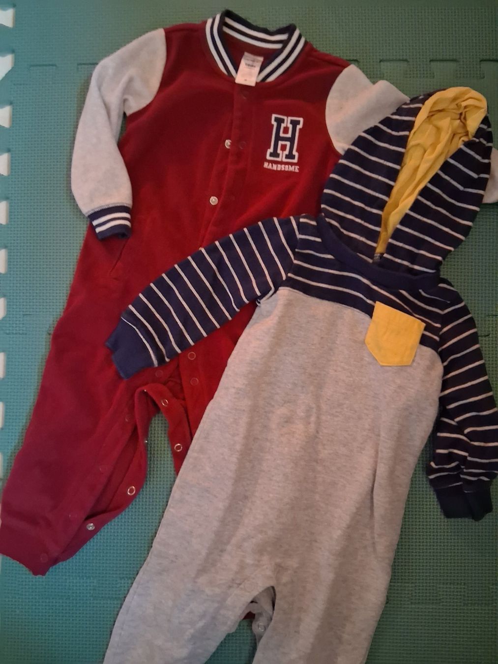Lotti & Set di vestiti: Kleiderset gr 86 – Usato da Astano venduto da mclotto 1
