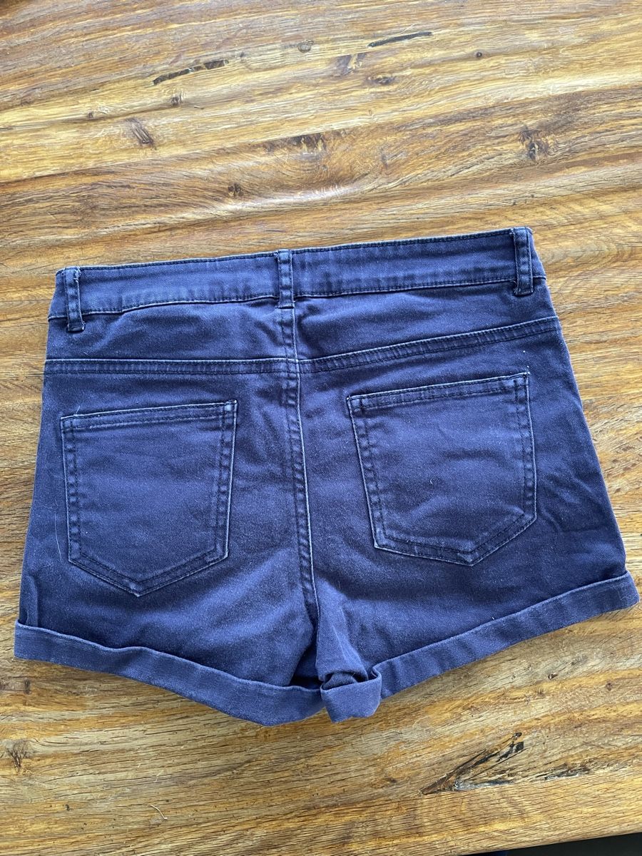Pantaloni: lässige Shorts Gr. 164 – Usato da Buchrain venduto da Sunny026 2