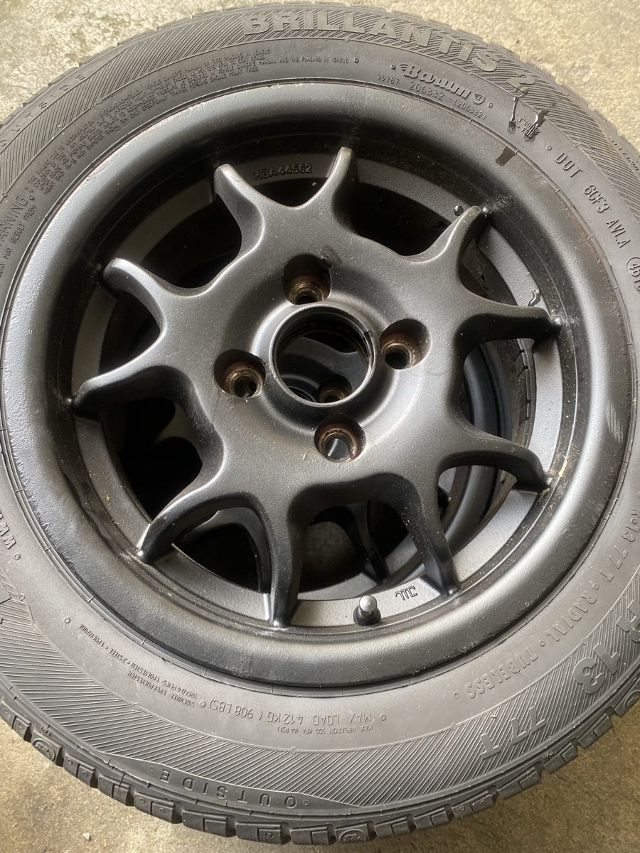 Volkswagen Cerchioni: Komplett felge 4x100 vw – Usato da biel-bienne venduto da Sekiz
