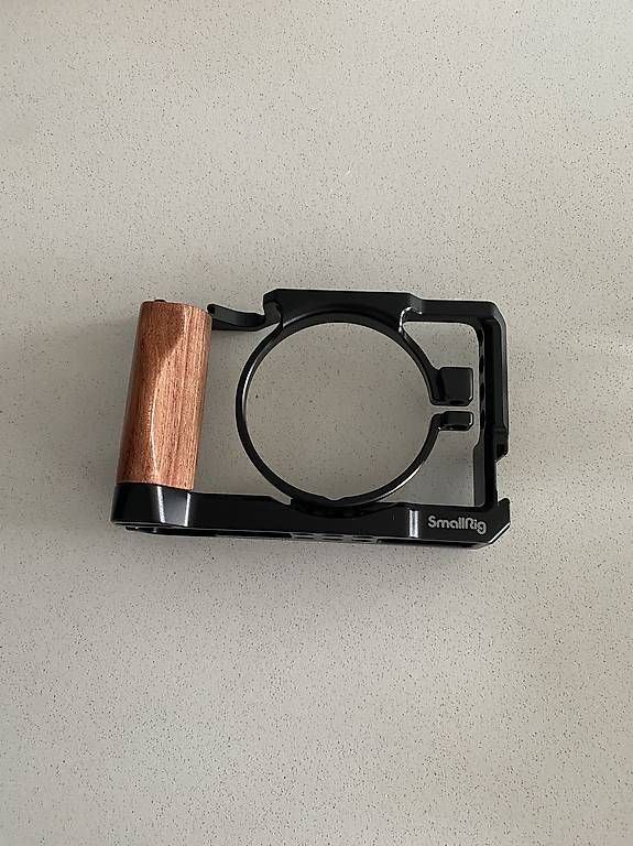 Fotocamera: SmallRig Sony RX100 VII and RX100 VI Camera – Usato da Brittnau venduto da TanjaS23 1