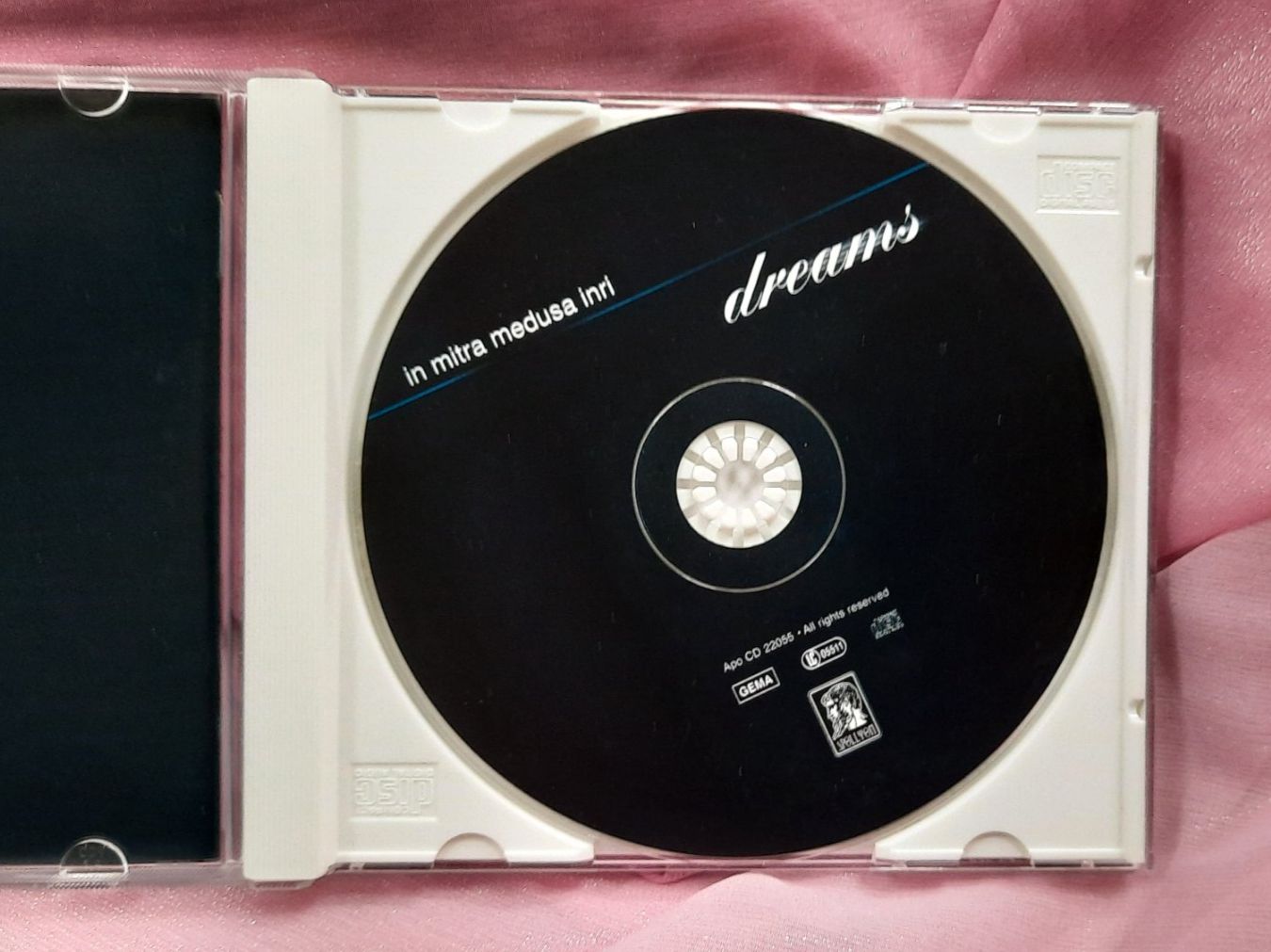 CDs: IN MITRA MEDUSA INRI - DREAMS – Gebraucht aus Lausanne von min_myq9 2