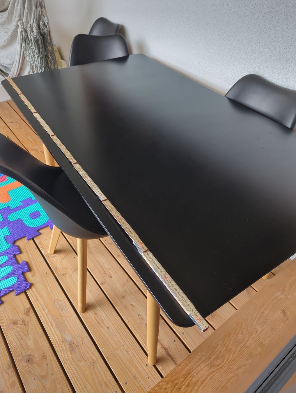 Tables: Tisch mit 4 passenden Stühlen  – D'occasion à Davos Dorf par Frantschesque 1