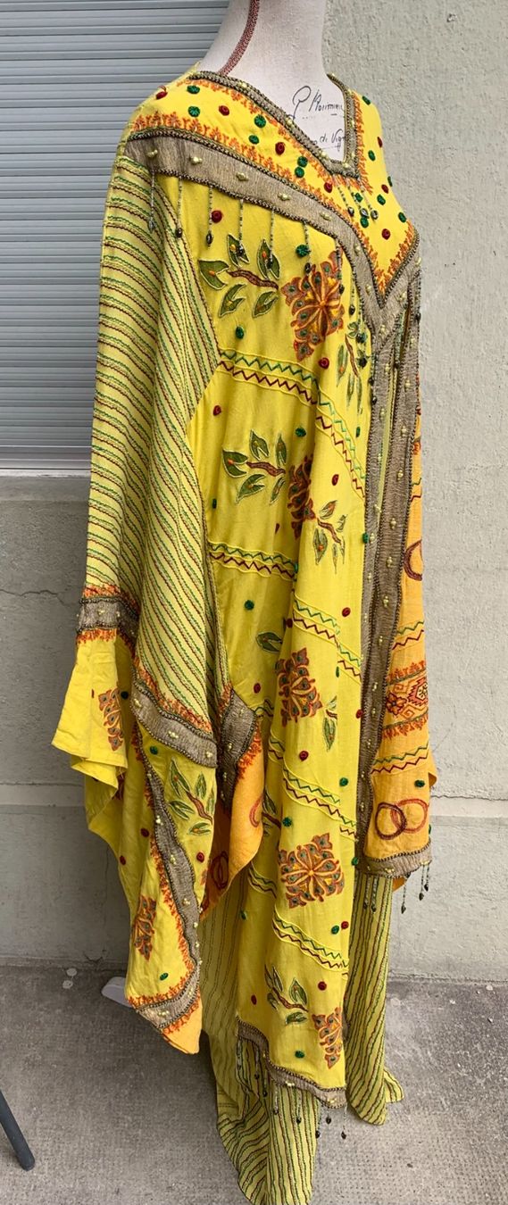 Kleider: Superbe robe style CAFTAN VINTAGE brodé de perles t.L – Gebraucht aus Martigny von only__you 1