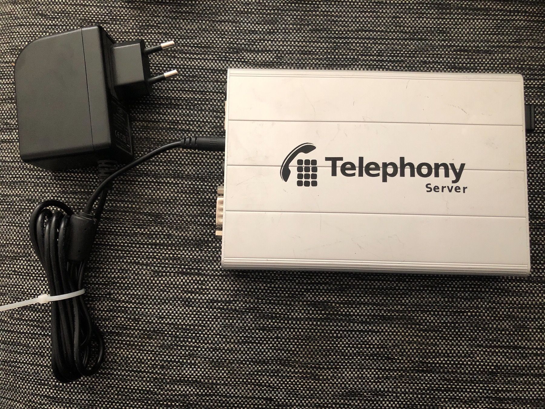 Telefoni: Telefon IP Server VoIP Telefon Server – Usato da Zürich venduto da eymen20