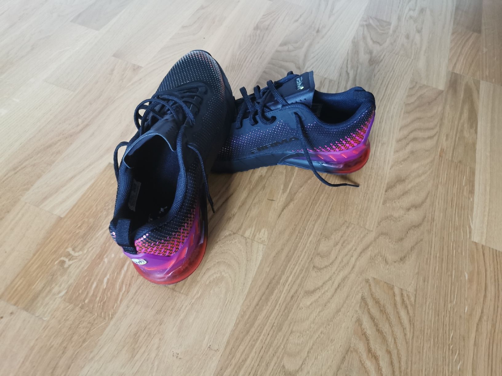 Nike Scarpe da uomo: Nike air max phoenix 40 Orginal – Nuovo (secondo la descrizione) da Bern venduto da ged_ffx9 2