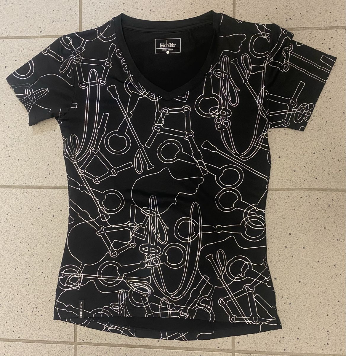Felix Bühler T-shirt: T-Shirt Fb – Nuovo (secondo la descrizione) da Wohlen AG venduto da bey_jcy5
