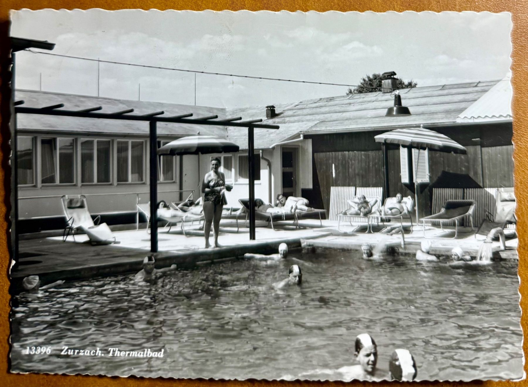 Cartoline postali: Zurzach - Thermalbad - Animée 1960 – Usato da Lutry venduto da Ediego